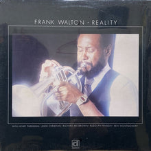 画像をギャラリービューアに読み込む, FRANK WALTON / REALITY