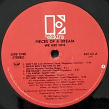 画像をギャラリービューアに読み込む, PIECES OF A DREAM / WE ARE ONE