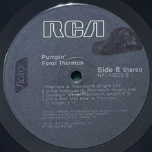 画像をギャラリービューアに読み込む, FONZI THORNTON / PUMPIN'