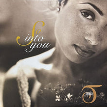 画像をギャラリービューアに読み込む, TAMIA / SO INTO YOU