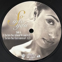 画像をギャラリービューアに読み込む, TAMIA / SO INTO YOU