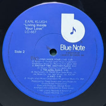 画像をギャラリービューアに読み込む, EARL KLUGH / LIVING INSIDE YOUR LOVE