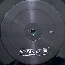 画像をギャラリービューアに読み込む, SADAT X / BLACK OCTOBER