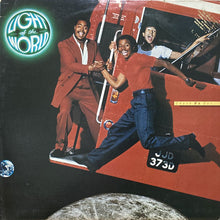 画像をギャラリービューアに読み込む, LIGHT OF THE WORLD / CHECK US OUT