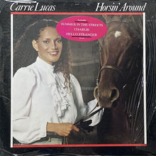画像をギャラリービューアに読み込む, CARRIE LUCAS / HORSIN' AROUND