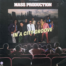 画像をギャラリービューアに読み込む, MASS PRODUCTION / IN A CITY GROOVE
