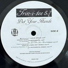 画像をギャラリービューアに読み込む, TRIN-I-TEE 5:7 / PUT YOUR HANDS
