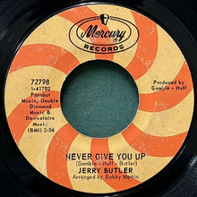 画像をギャラリービューアに読み込む, JERRY BUTLER / NEVER GONNA GIVE YOU UP/BESIDE YOU
