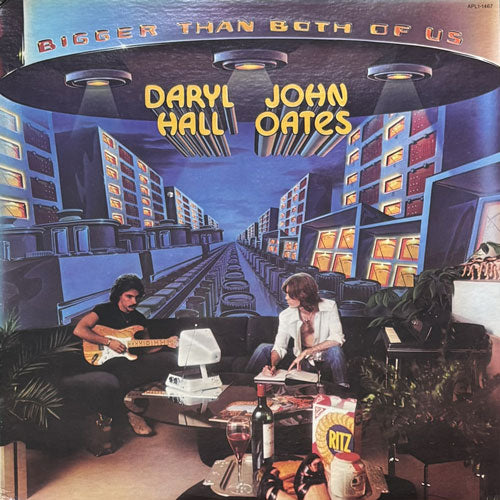 DARYL HALL & JOHN OATES / BIGGER THAN BOTH OF US