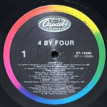 画像をギャラリービューアに読み込む, 4 BY FOUR / 4 BY FOUR
