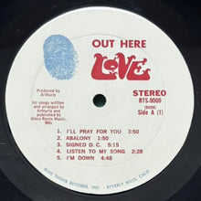 画像をギャラリービューアに読み込む, LOVE / OUT HERE
