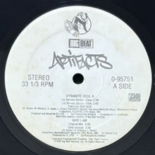 画像をギャラリービューアに読み込む, ARTIFACTS / DYNAMITE SOUL/WHO I AM
